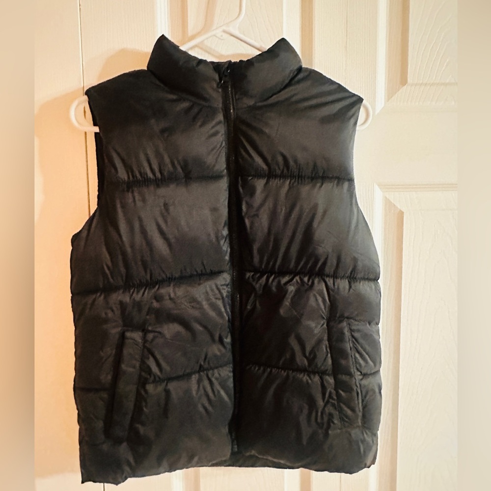 Kids Old Navy Puffer Vest - boys/girls size 10-12